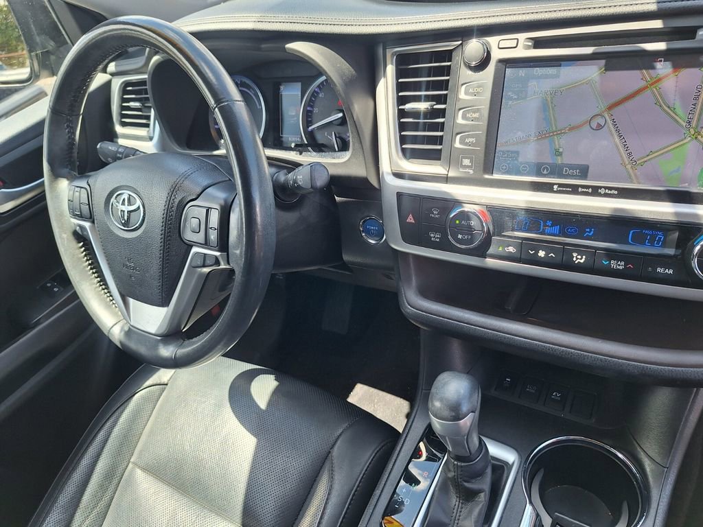 Used 2019 Toyota Highlander Limited AWD/4WD image 30
