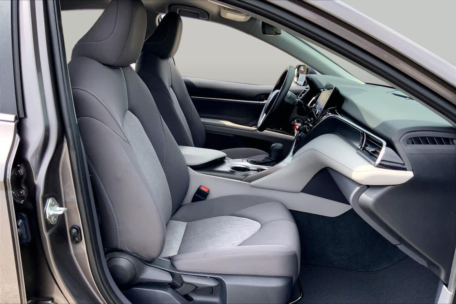 Used 2023 Toyota Camry LE FWD image 9