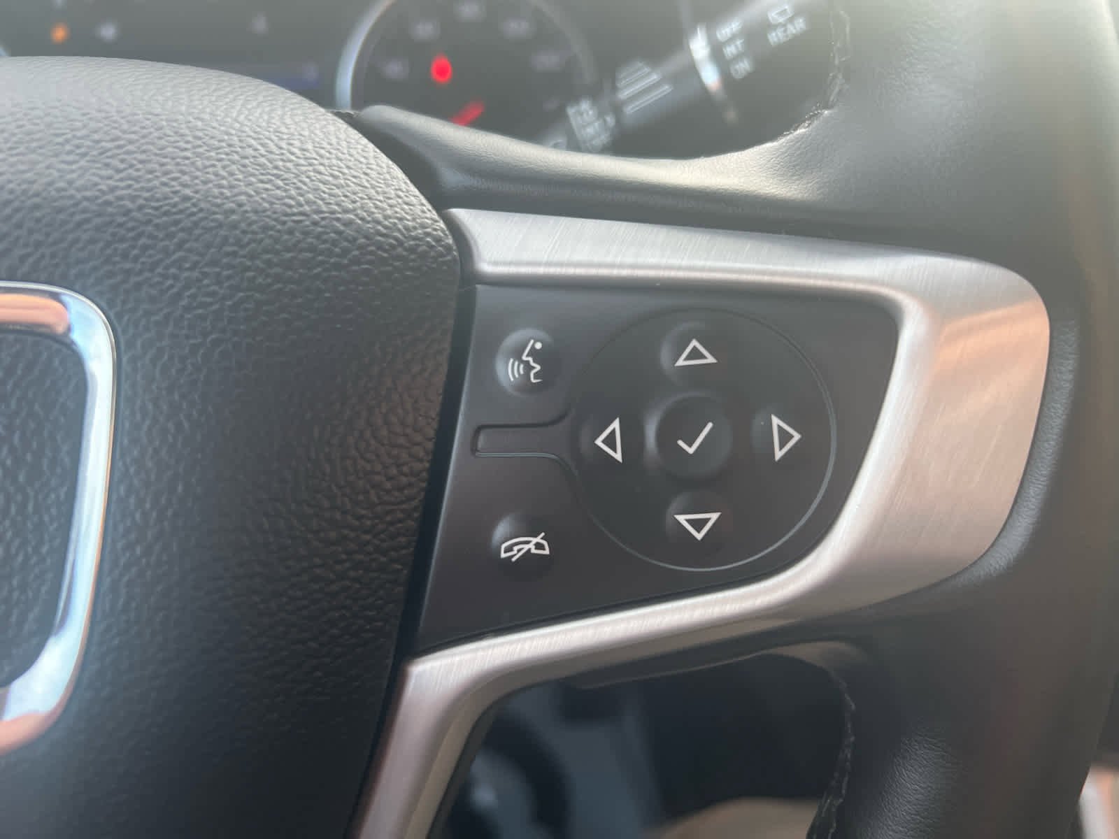 Used 2023 GMC Acadia SLT image 24