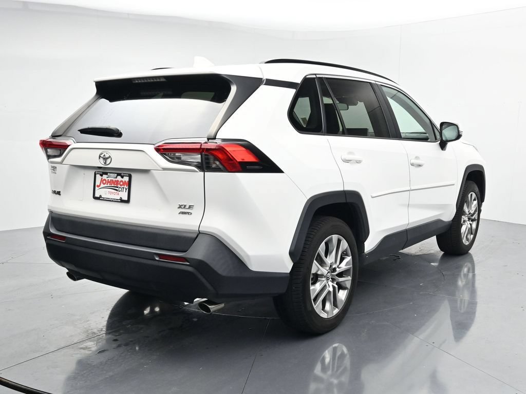 Used 2019 Toyota RAV4 XLE Premium w/ Cold Weather Package AWD/4WD image 7
