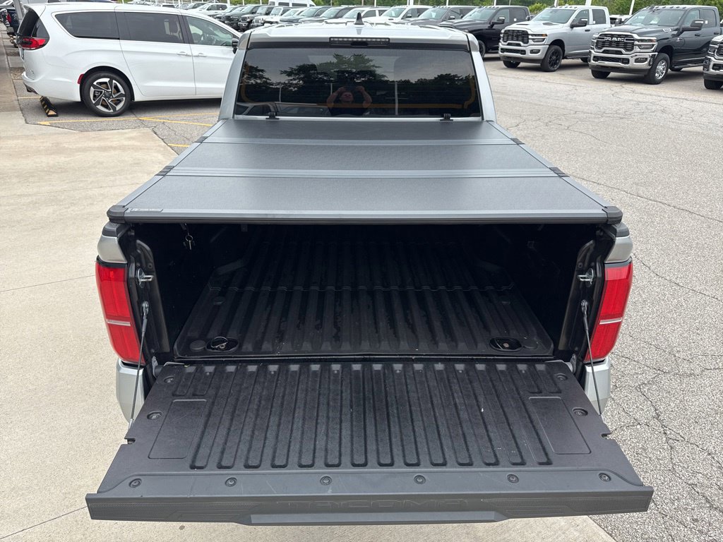 Used 2024 Toyota Tacoma TRD Off-Road AWD/4WD image 18