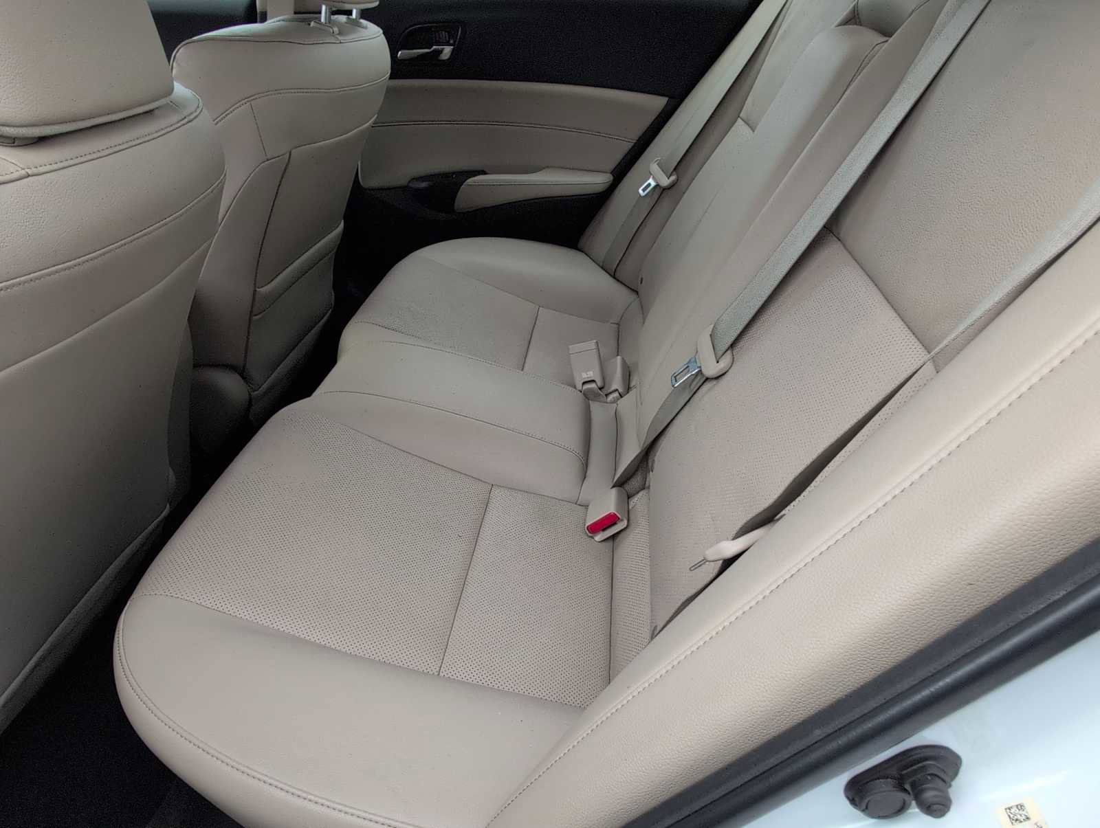 Used 2013 Acura ILX w/ Technology Package image 19