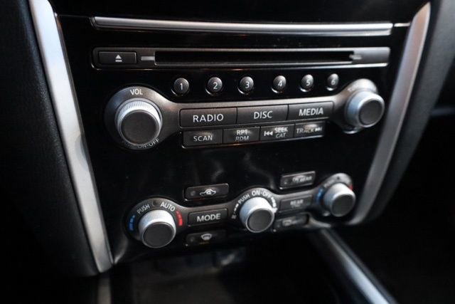 Used 2019 Nissan Pathfinder SV image 27