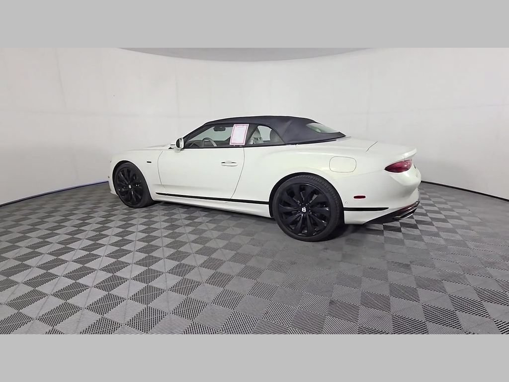 Used 2025 Bentley Continental GTC AWD/4WD image 43