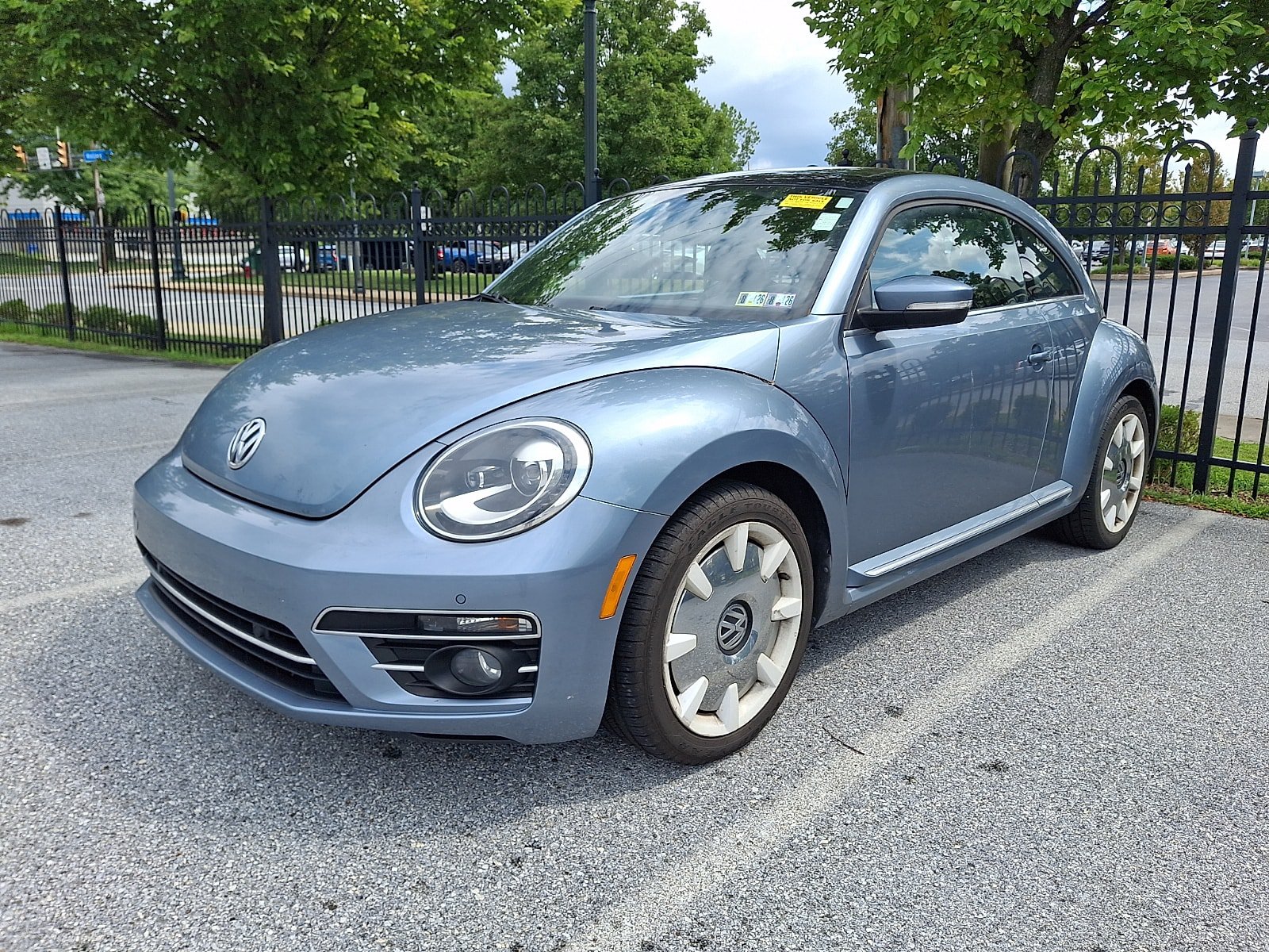 Used 2019 Volkswagen Beetle 2.0T Final Edition SEL FWD image 3