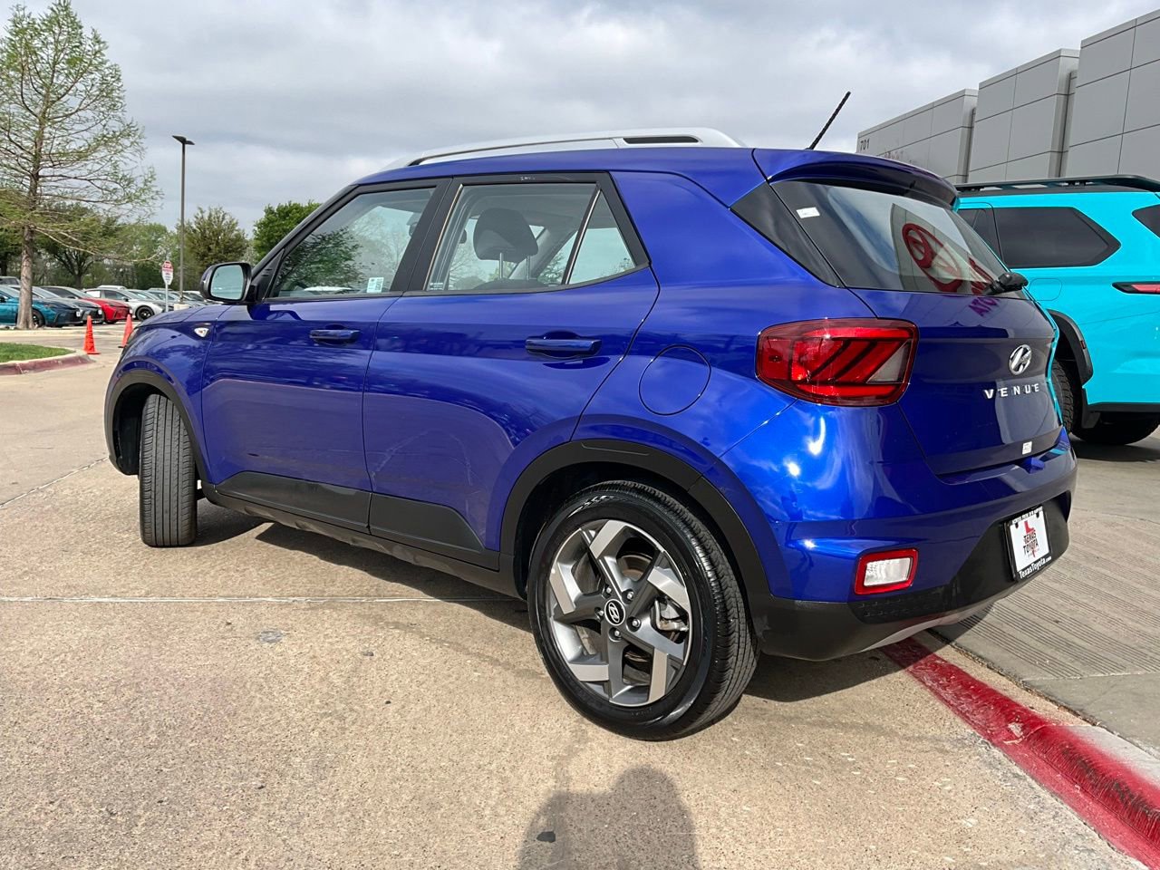 Used 2025 Hyundai Venue SEL image 8