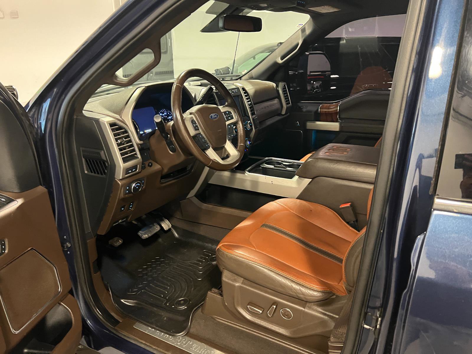 Used 2019 Ford F250 King Ranch w/ King Ranch Ultimate Package image 9