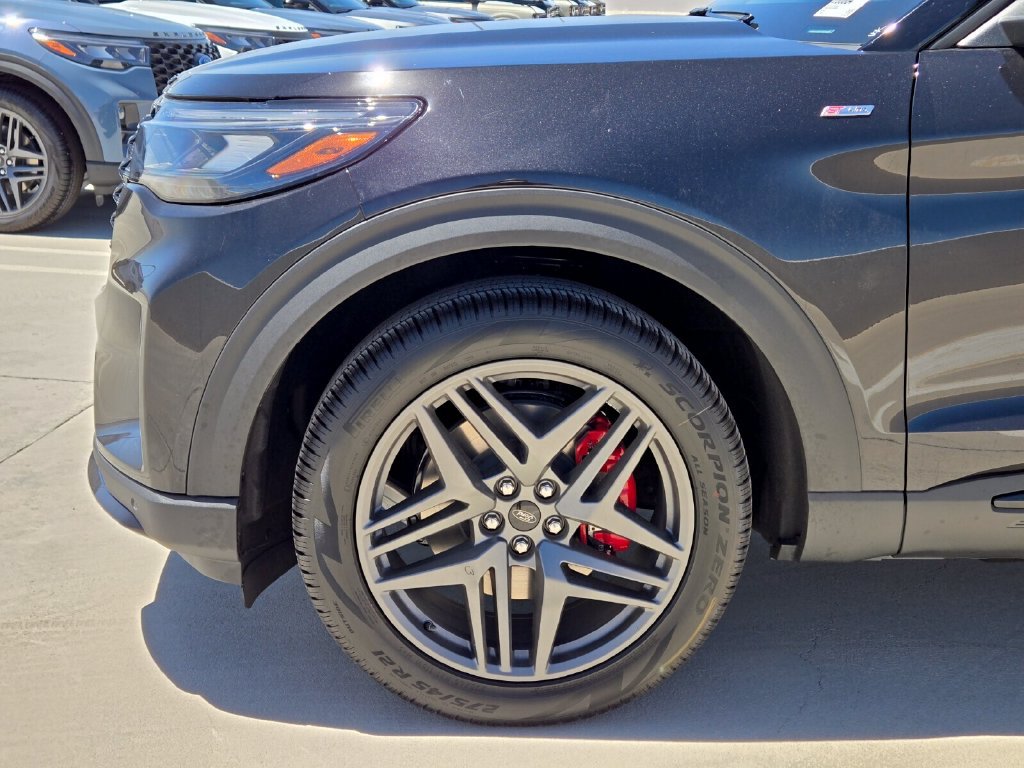 New 2026 Ford Explorer ST-Line w/ ST-Line Street Pack RWD image 18