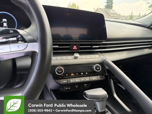 Used 2023 Hyundai Elantra Limited FWD image 20