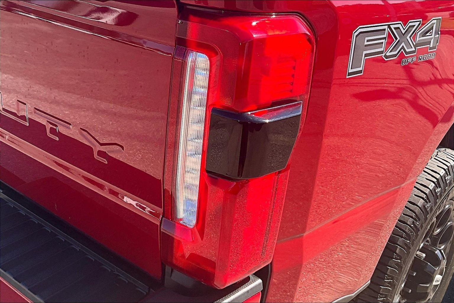 Used 2023 Ford F250 Lariat w/ Lariat Ultimate Package AWD/4WD image 31