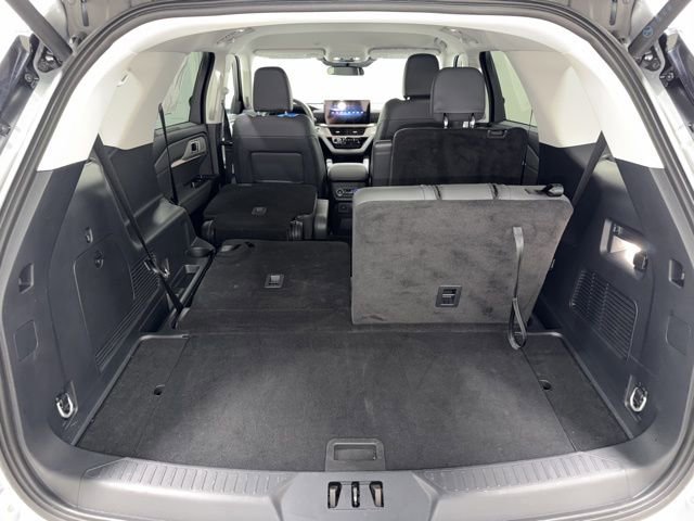 Used 2025 Ford Explorer Active w/ Active Comfort Package AWD/4WD image 37