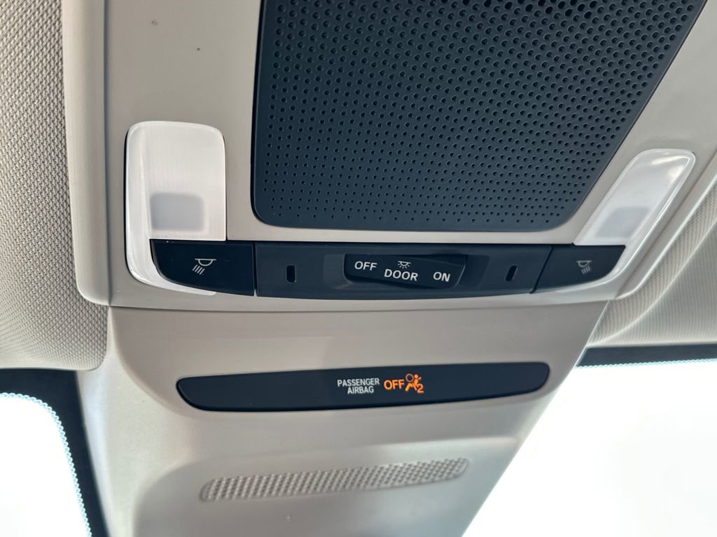 Used 2025 Honda HR-V LX image 29