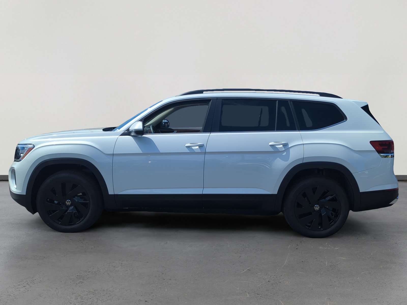 New 2026 Volkswagen Atlas SE FWD image 2