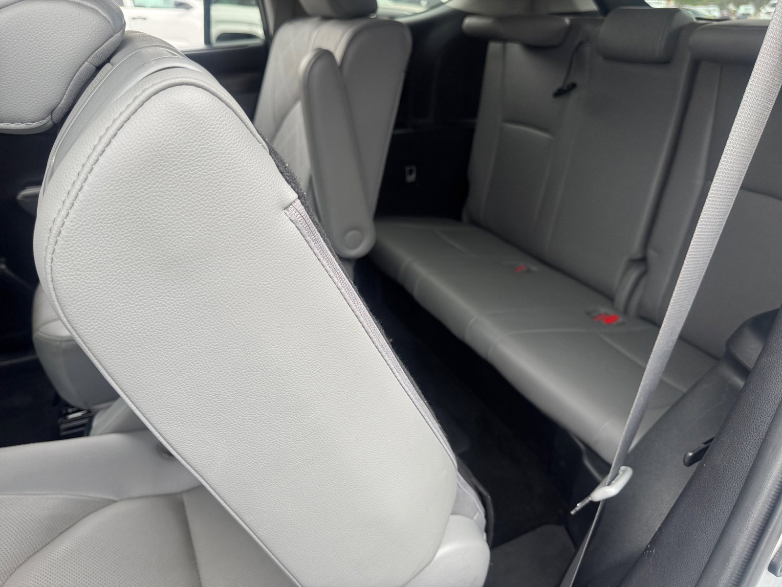 Used 2021 Toyota Highlander Platinum image 31