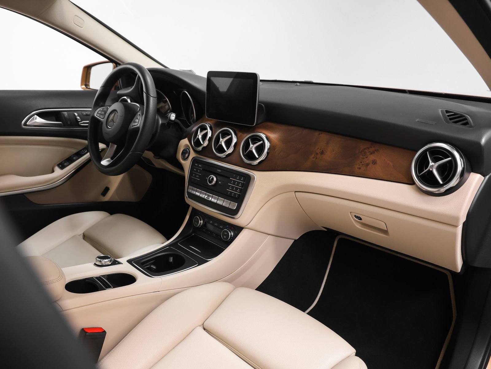 Used 2018 Mercedes-Benz GLA 250 4MATIC image 23