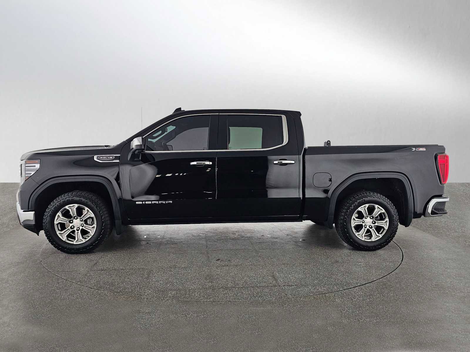 Used 2022 GMC Sierra 1500 SLT w/ SLT Convenience Package image 6
