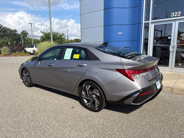 Used 2024 Hyundai Elantra Limited FWD image 5