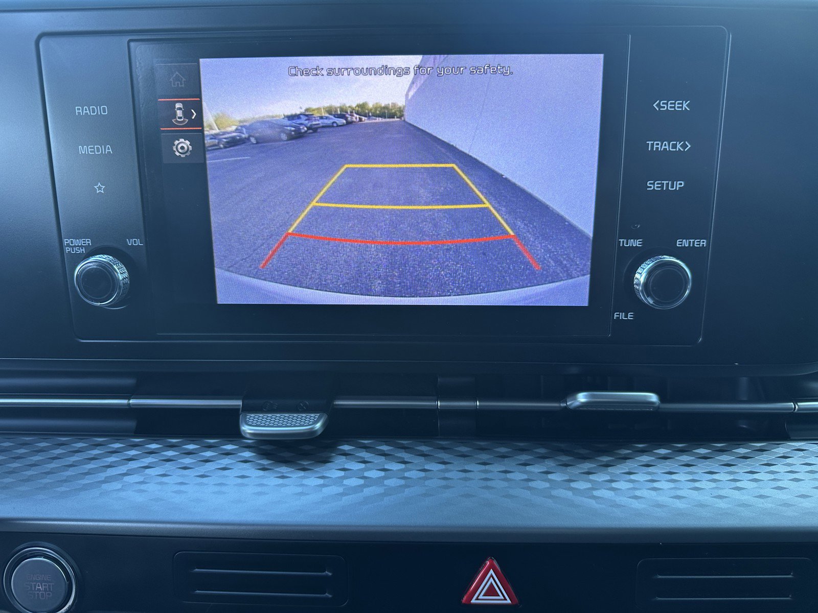 Used 2023 Kia Carnival LX FWD image 18
