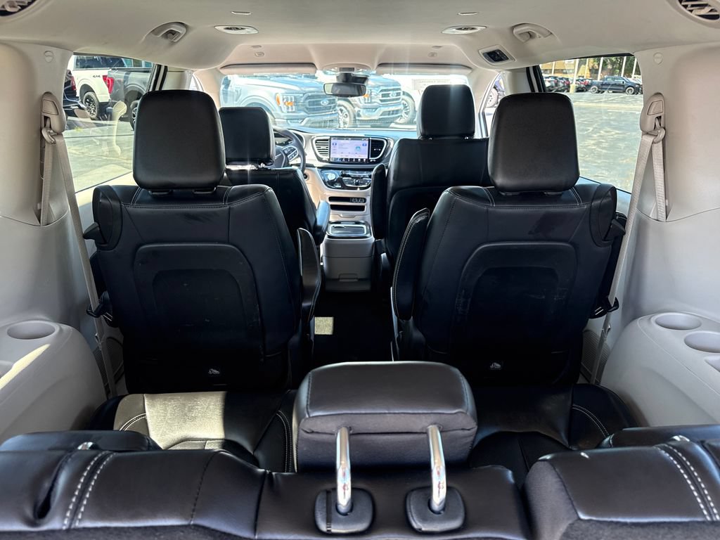 Used 2024 Chrysler Pacifica Limited FWD image 15