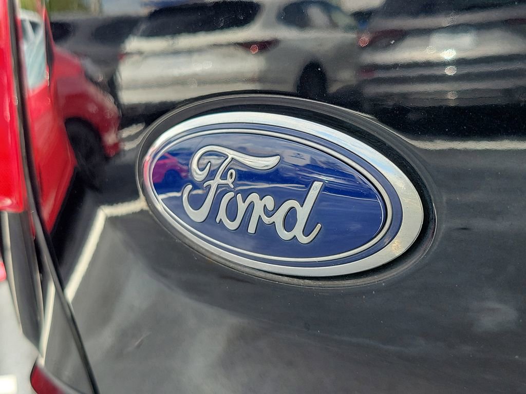 Used 2022 Ford F150 Lightning Lariat image 9