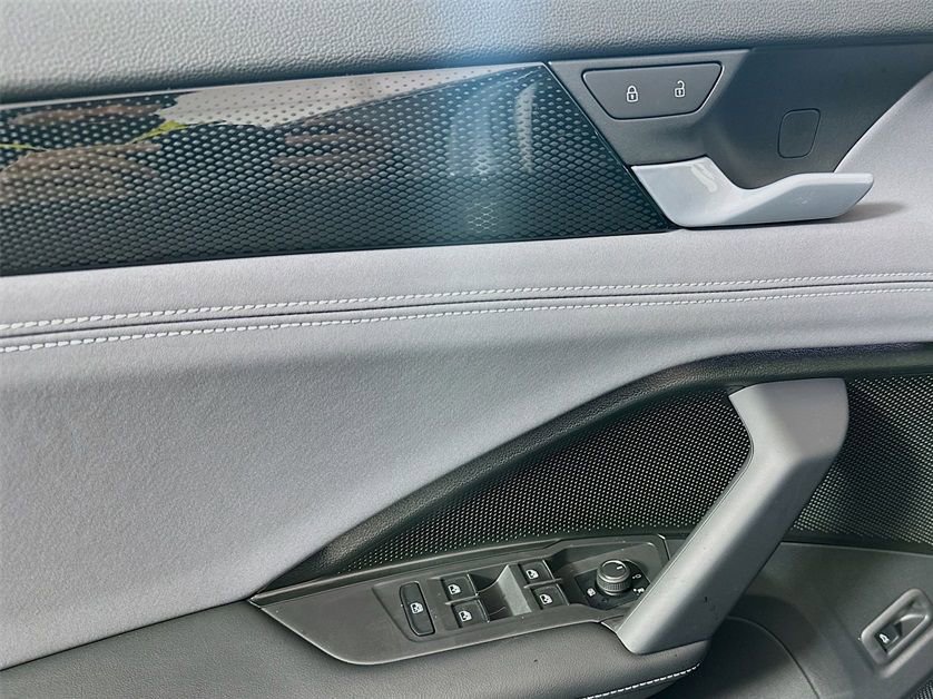 New 2026 Volkswagen Tiguan SE image 11