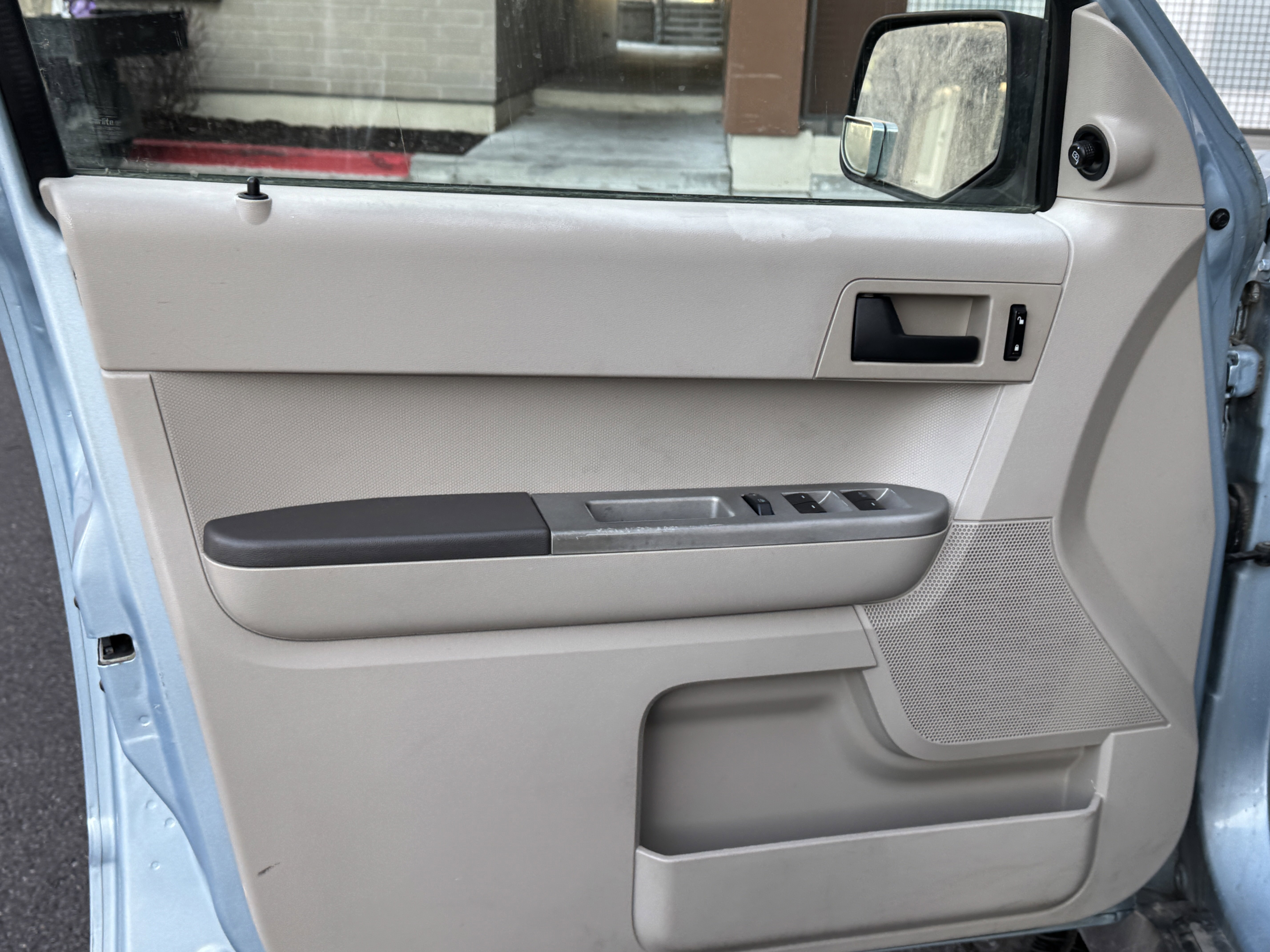 Used 2008 Ford Escape 4WD Hybrid image 17