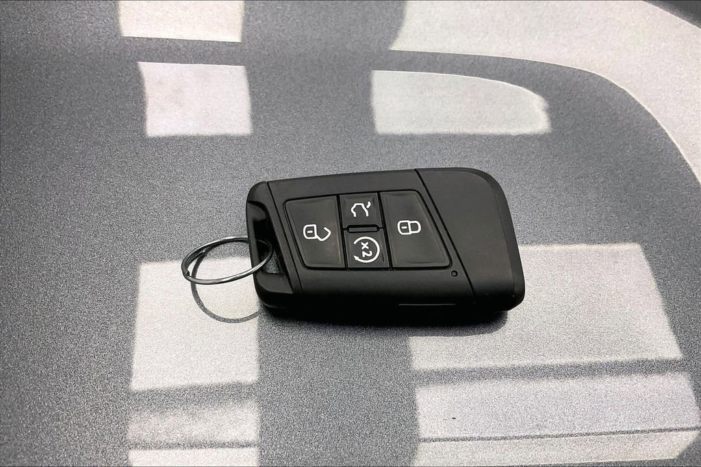 Used 2024 Volkswagen Taos SE image 10