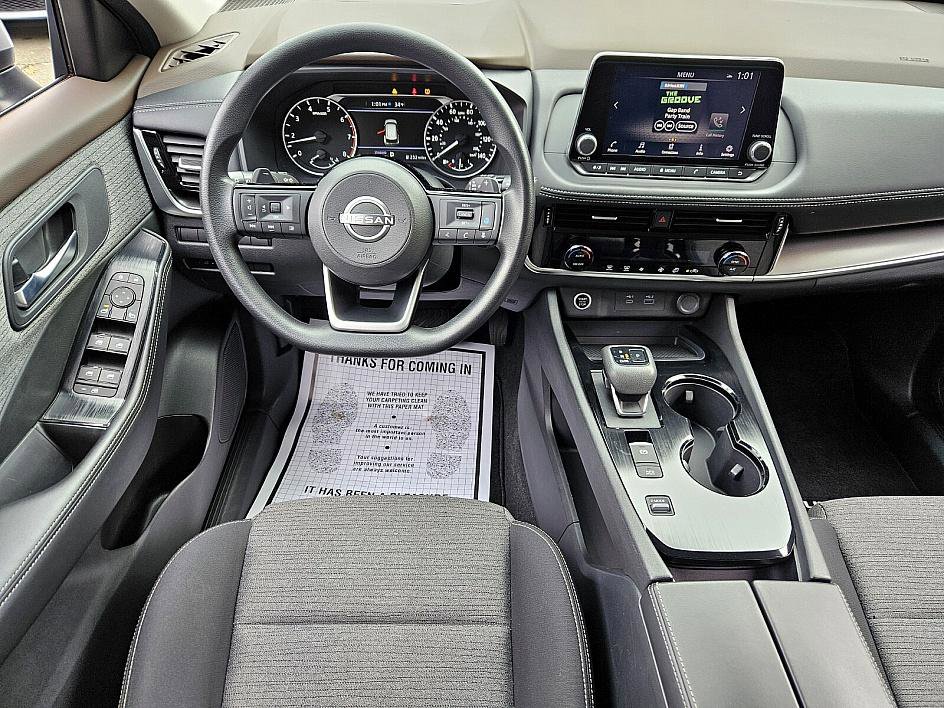 Used 2022 Nissan Rogue SV image 9