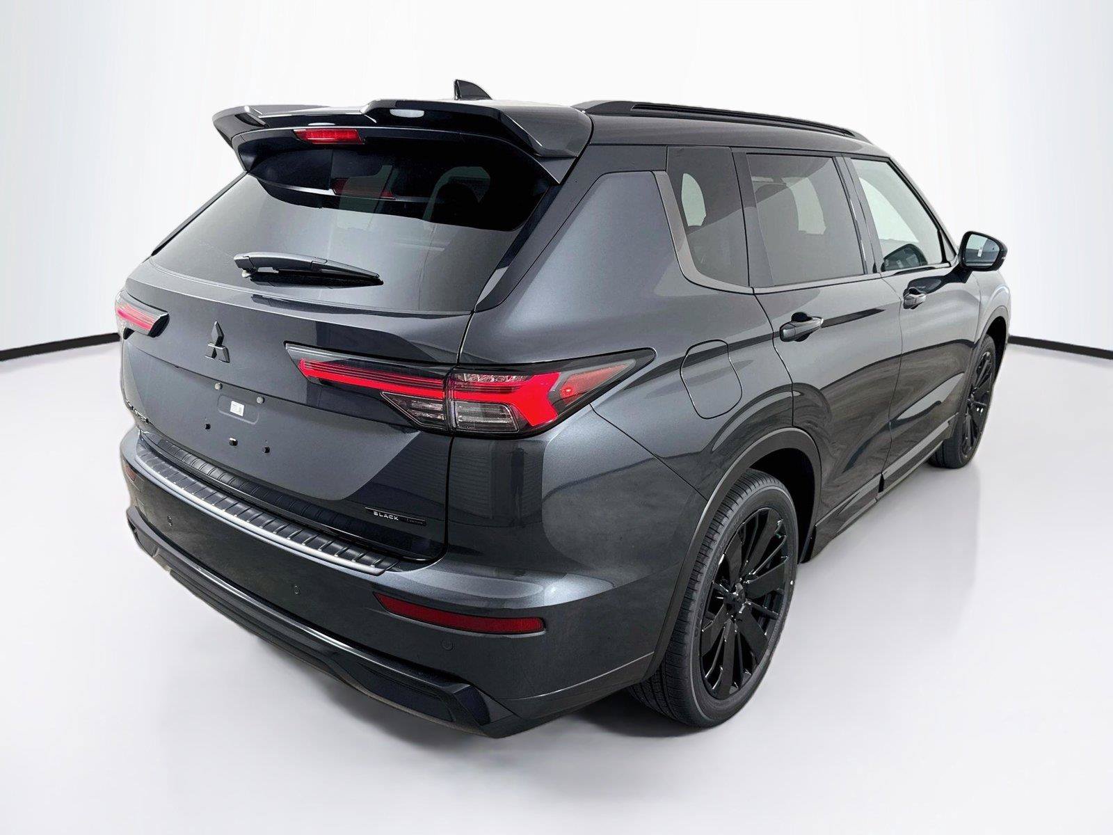 New 2026 Mitsubishi Outlander SEL FWD image 5