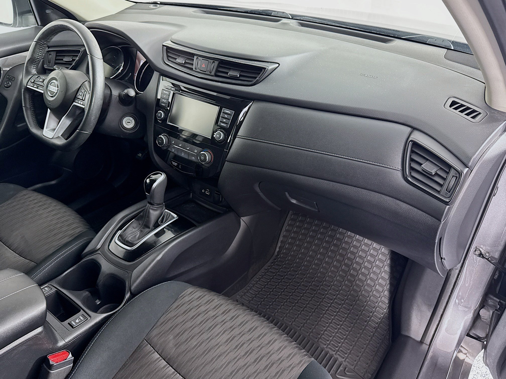 Used 2018 Nissan Rogue FWD image 27