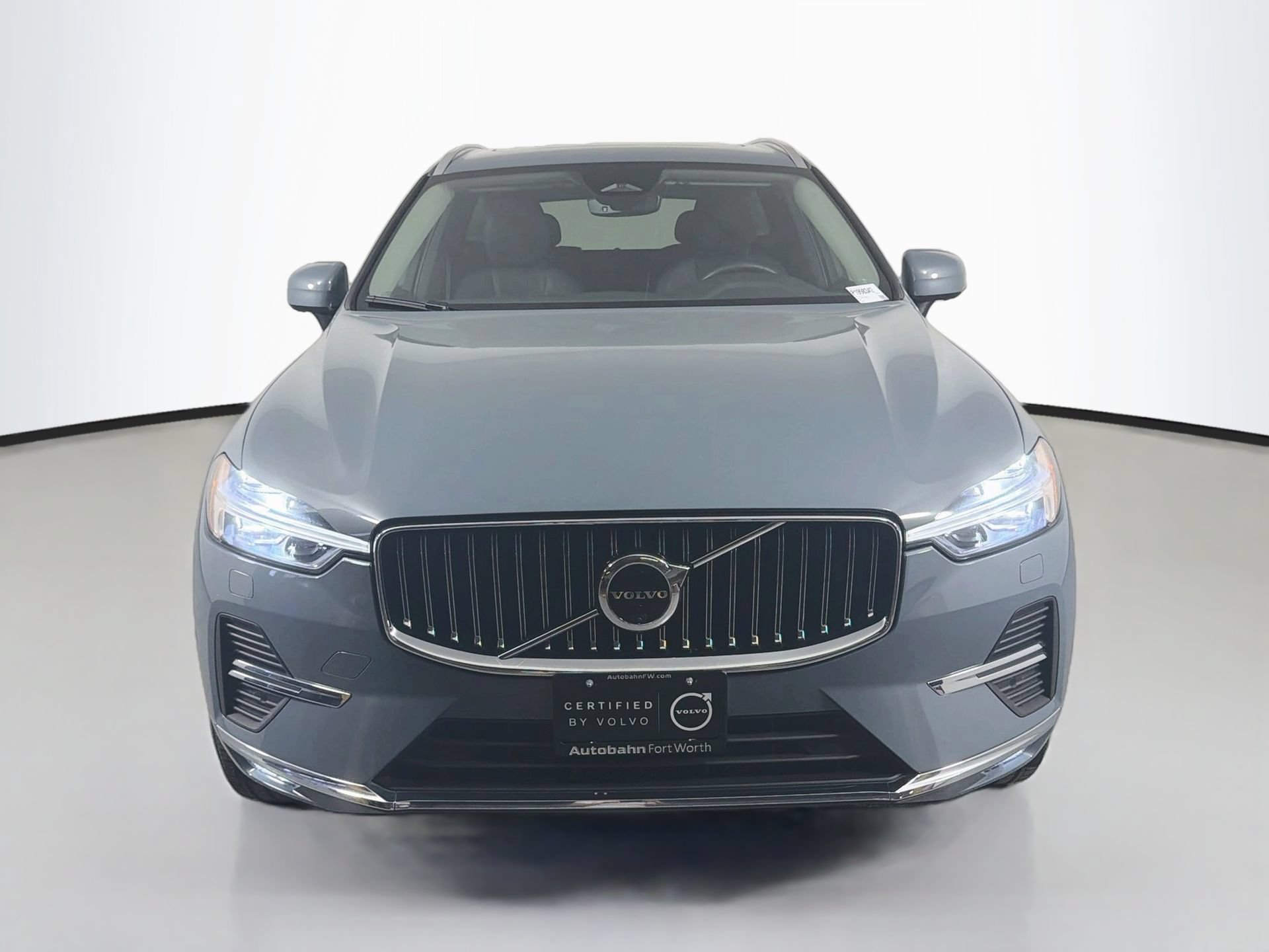 Certified 2023 Volvo XC60 B5 Plus w/ Protection Package Premier FWD image 2