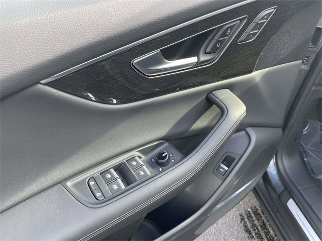 Used 2023 Audi Q8 Prestige w/ Prestige Package image 14