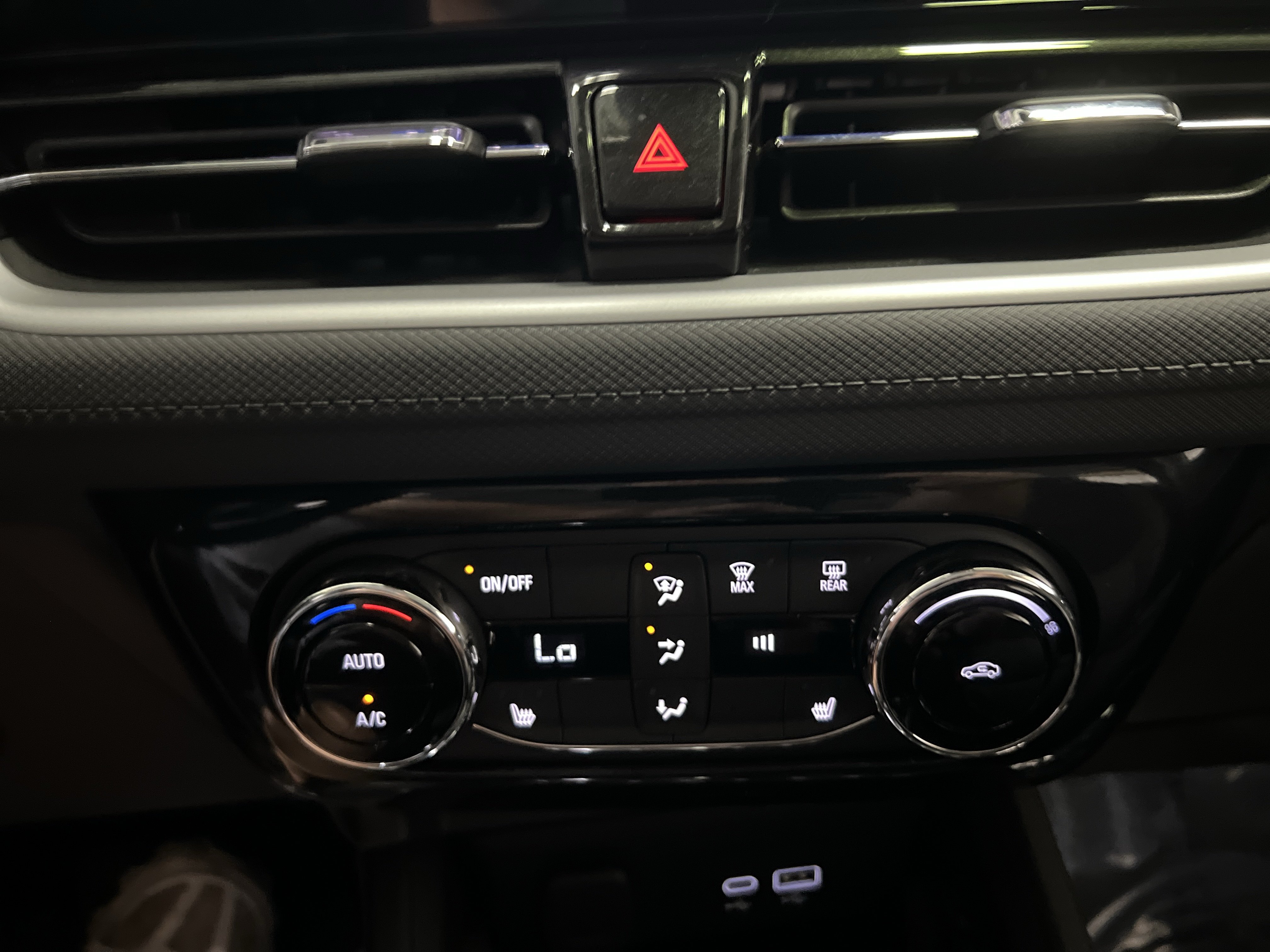 Certified 2025 Chevrolet TrailBlazer LT w/ Convenience Package FWD image 19