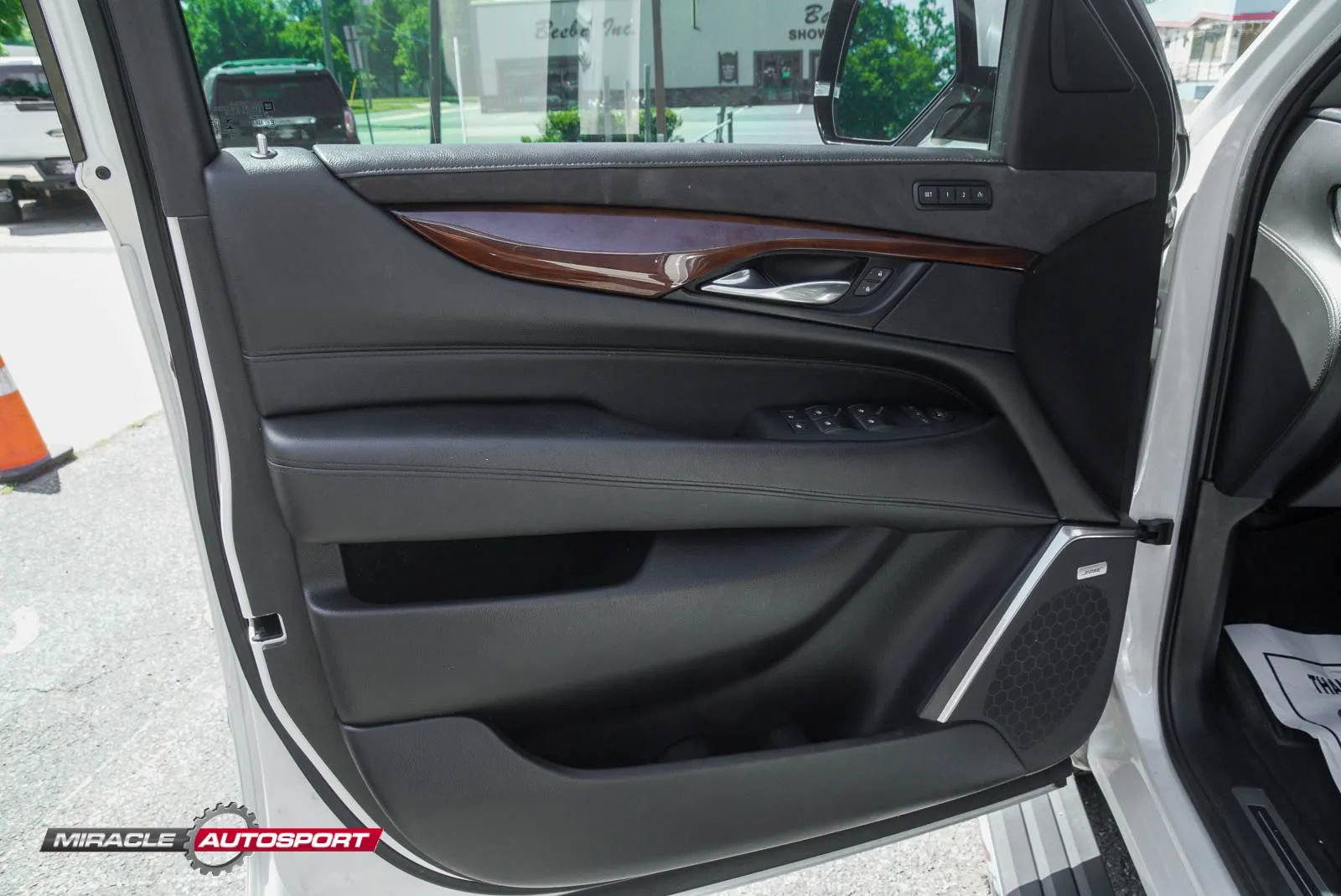 Used 2018 Cadillac Escalade ESV Premium Luxury AWD/4WD image 15