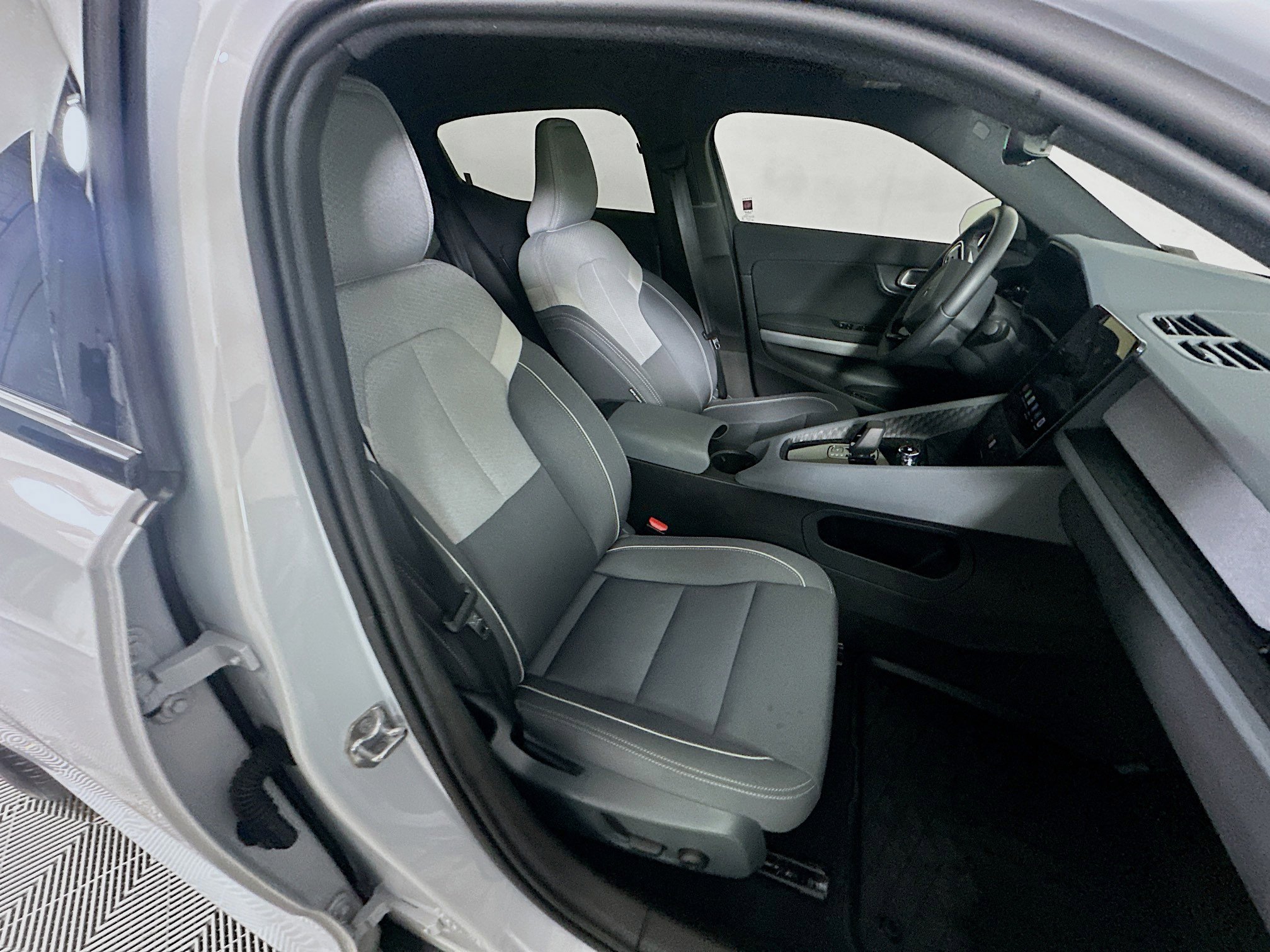 Used 2022 Polestar Polestar 2 image 29