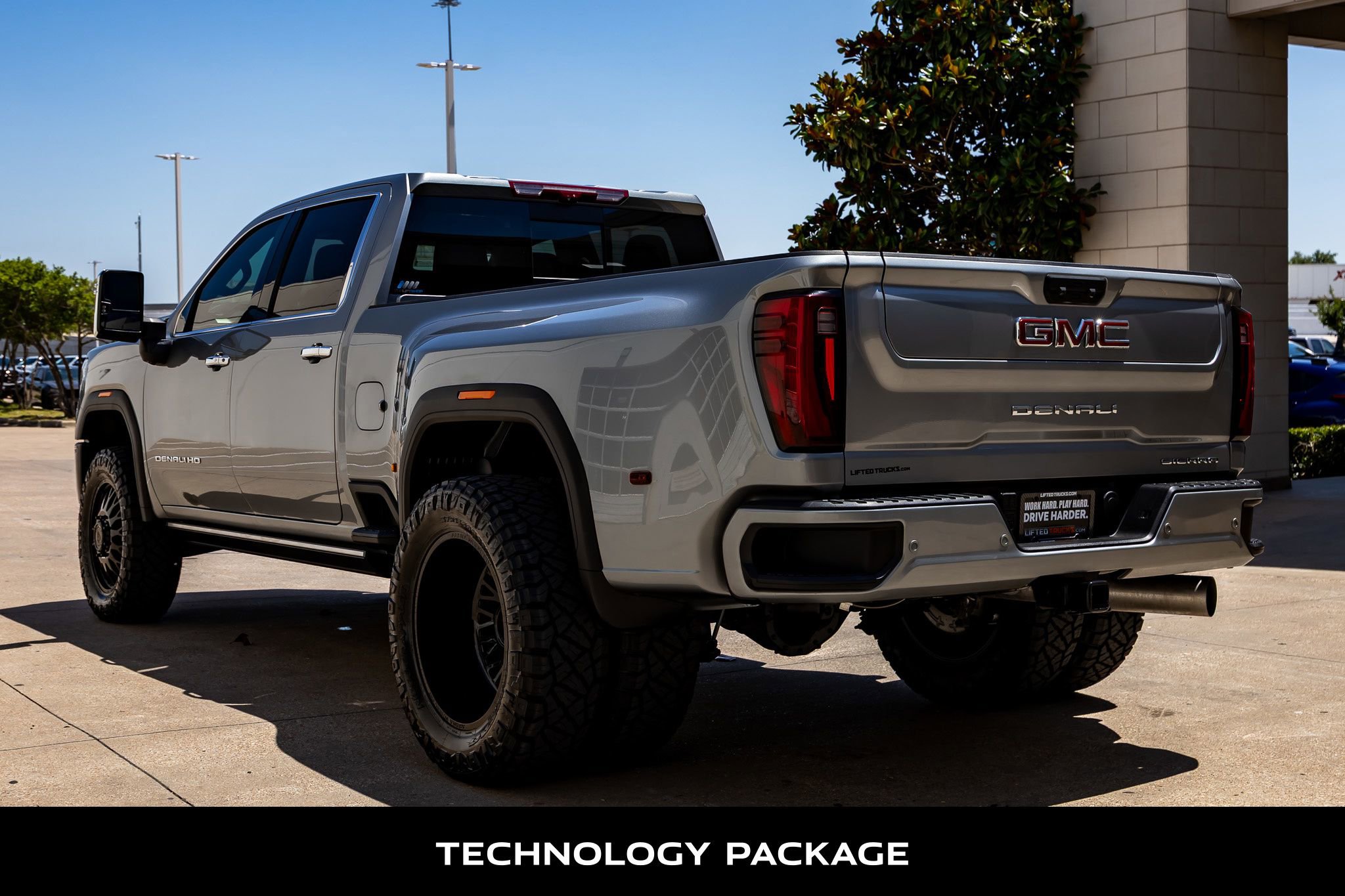 Used 2025 GMC Sierra 3500 Denali w/ Denali Reserve Package AWD/4WD image 7