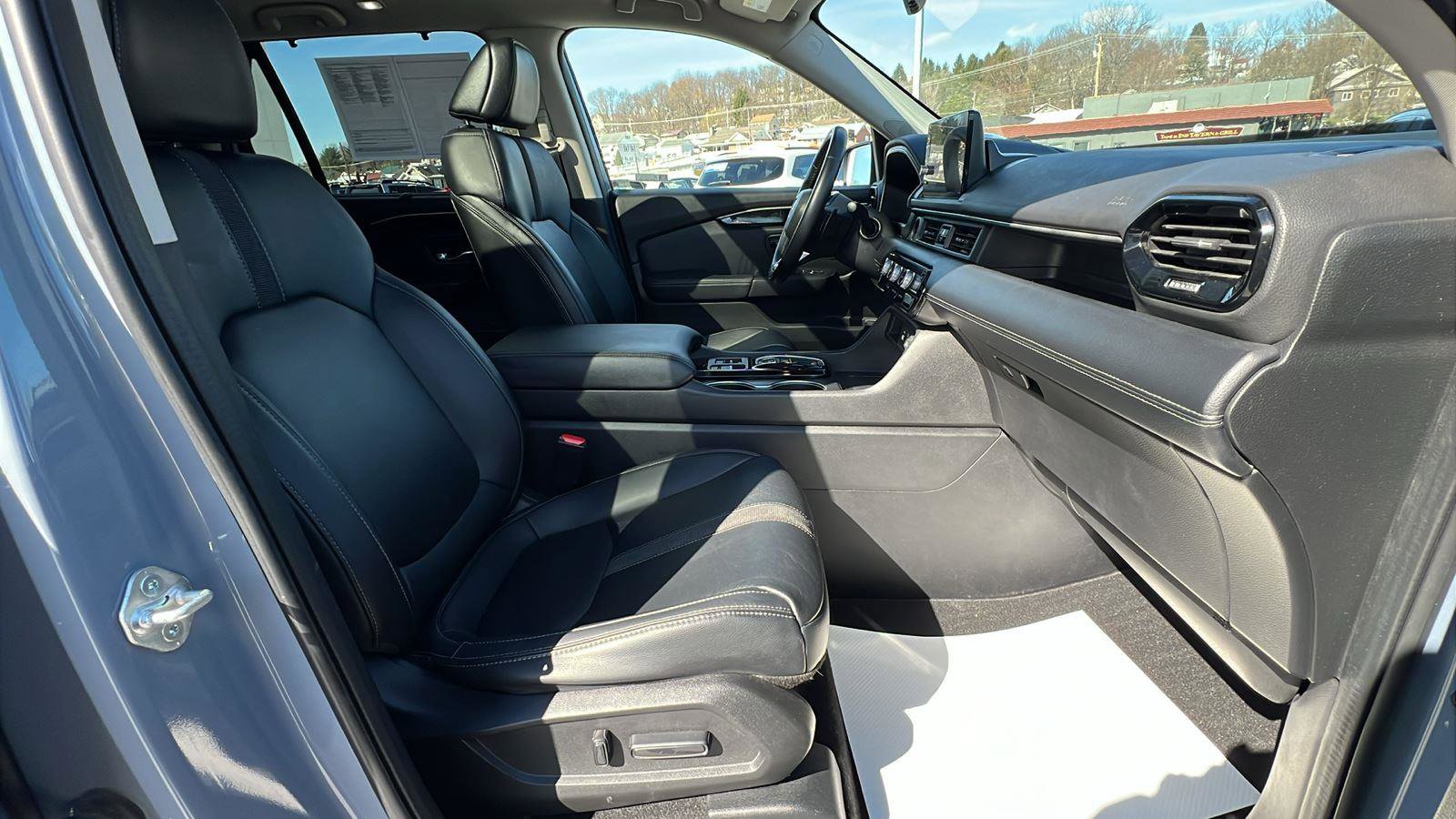 Used 2023 Honda Pilot Touring image 13