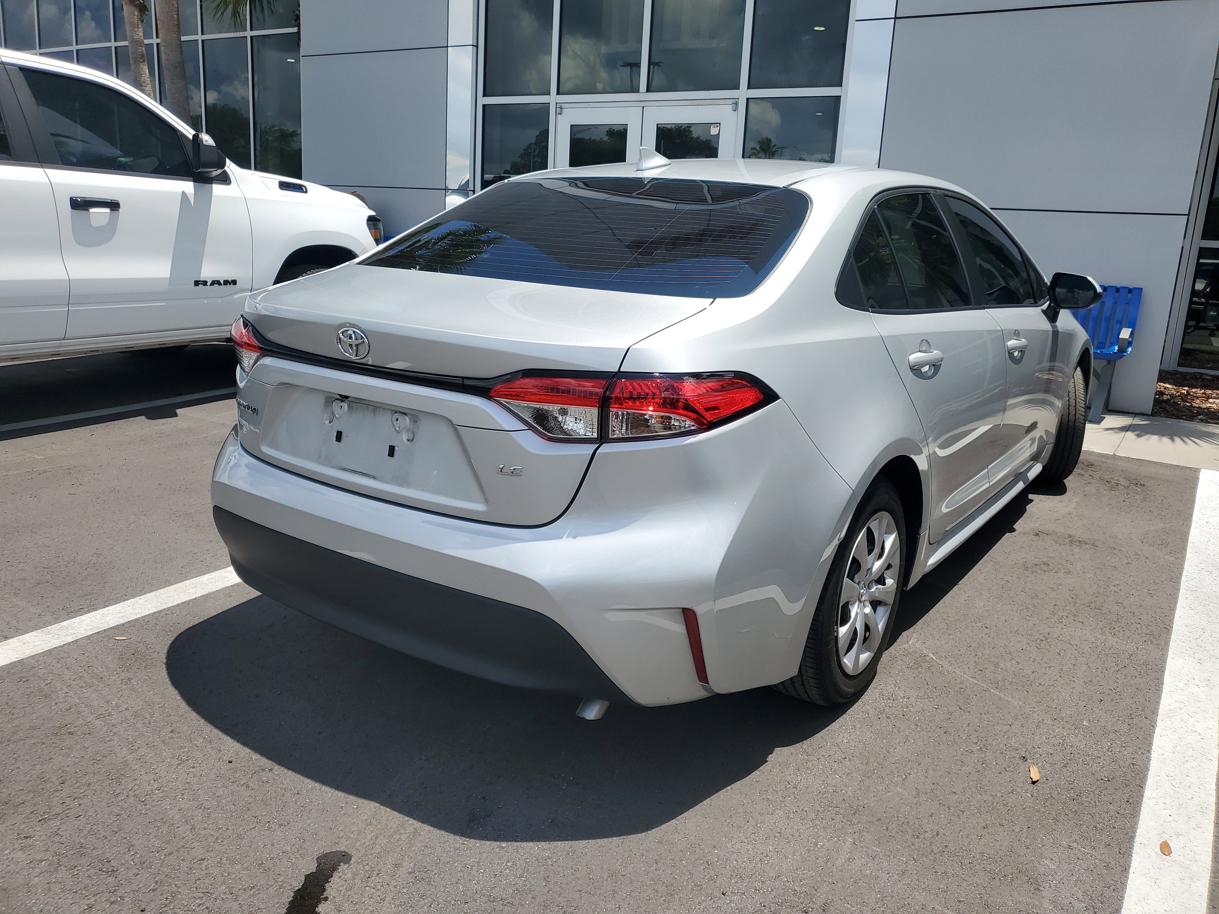 Used 2024 Toyota Corolla LE FWD image 4