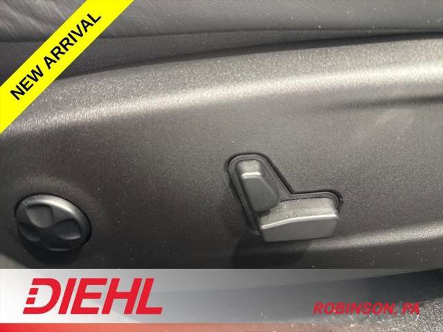 Certified 2023 Chrysler 300 C image 13