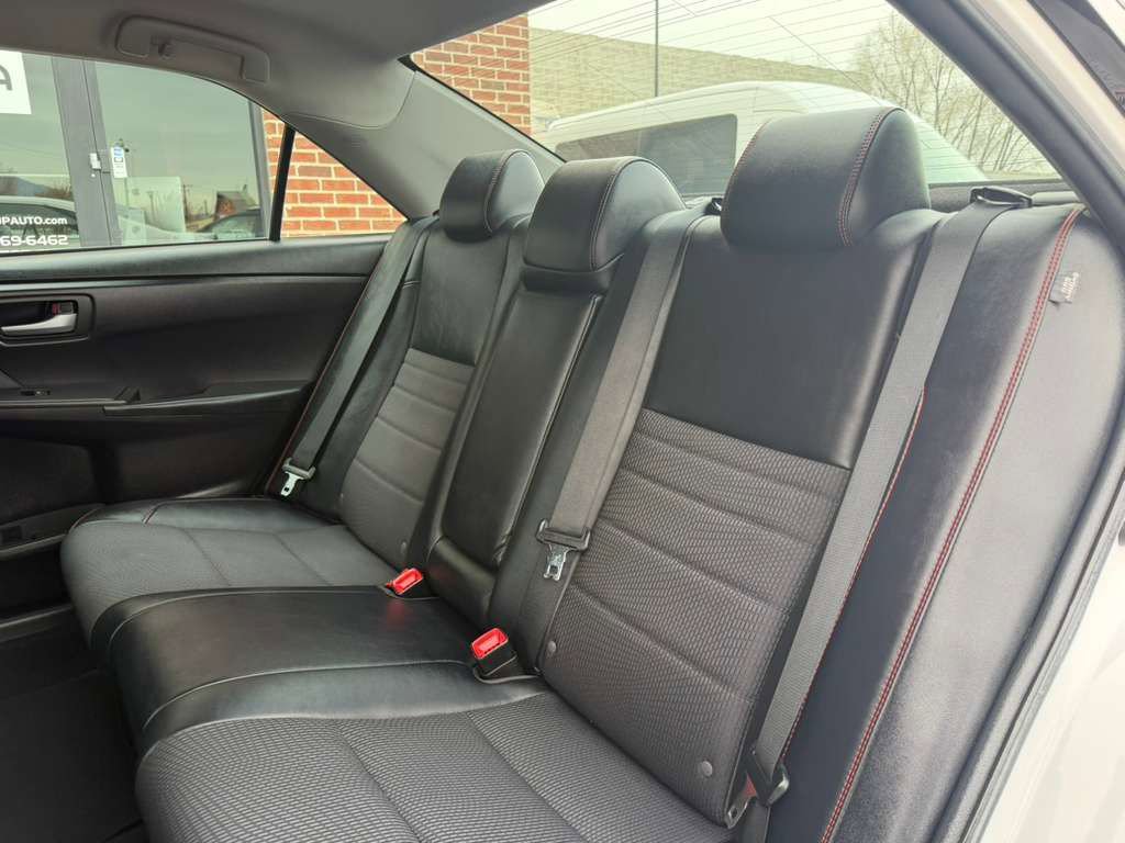 Used 2016 Toyota Camry SE image 26