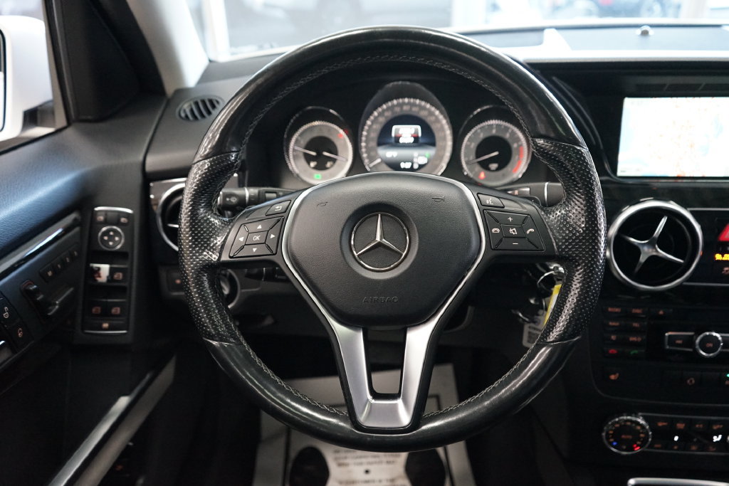 Used 2015 Mercedes-Benz GLK 350 4MATIC image 29