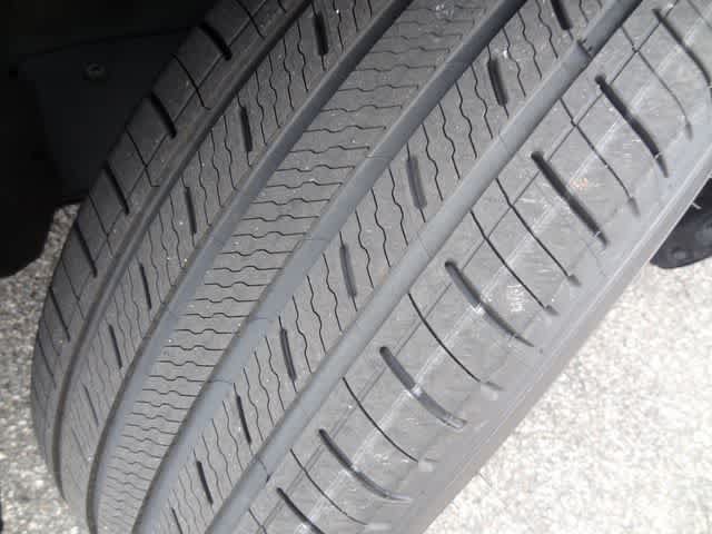 Certified 2025 Toyota Highlander LE FWD image 37