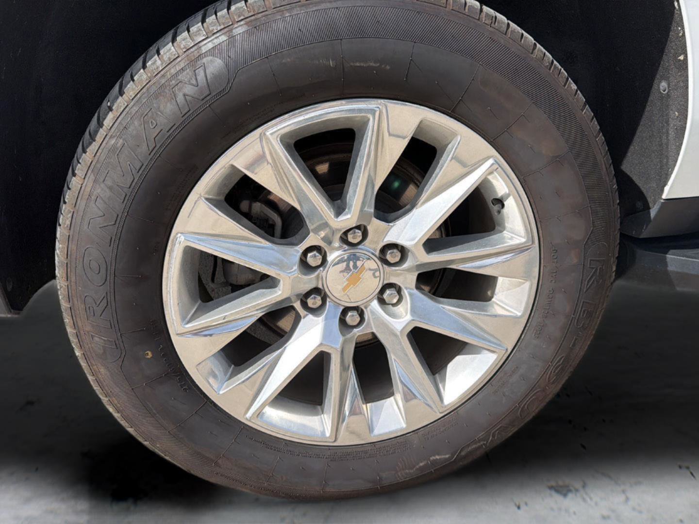 Used 2023 Chevrolet Suburban Premier image 23