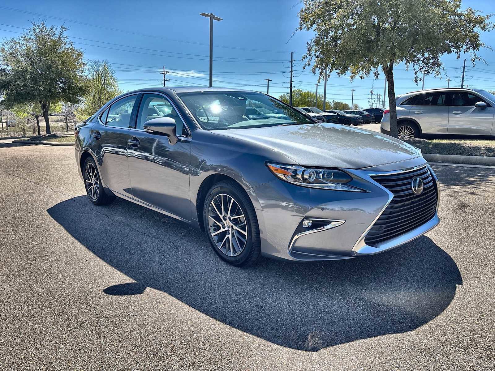 Used 2018 Lexus ES 350 w/ Luxury Package w/Wood Trim image 10