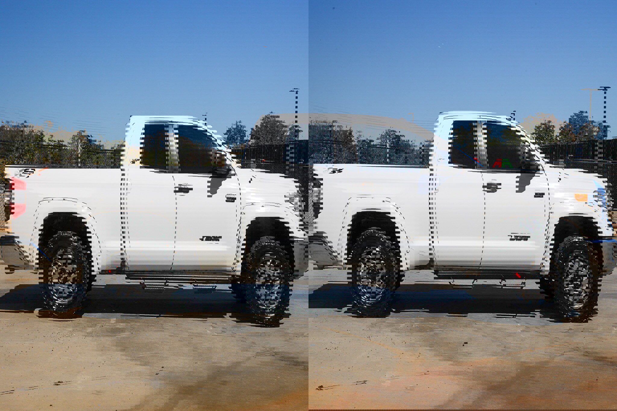 Used 2017 Toyota Tundra SR image 18