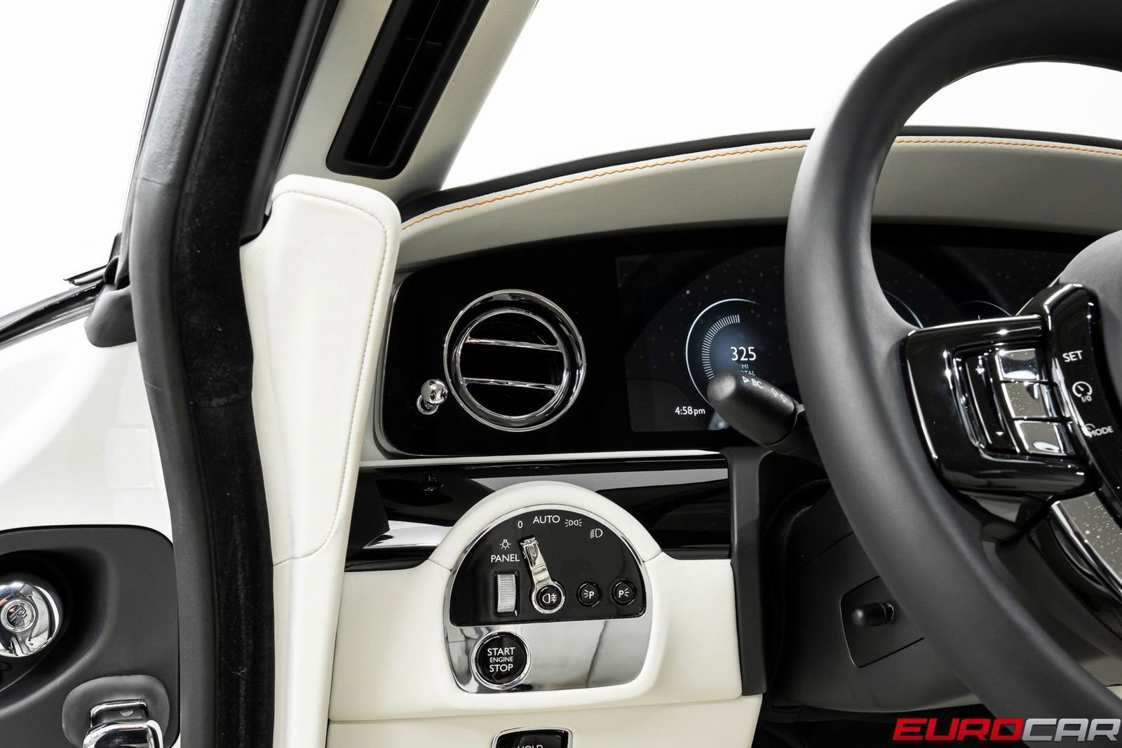 Used 2026 Rolls-Royce Spectre image 23