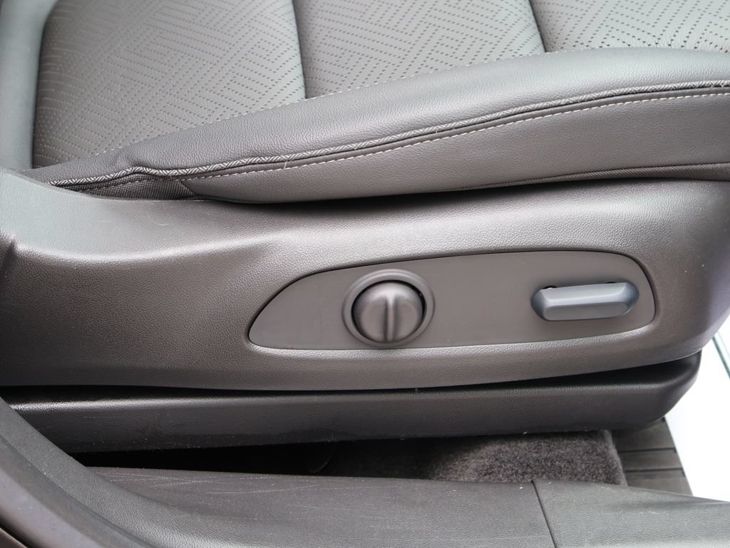 Used 2023 Buick Encore GX Essence w/ Advanced Technology Package AWD/4WD image 10