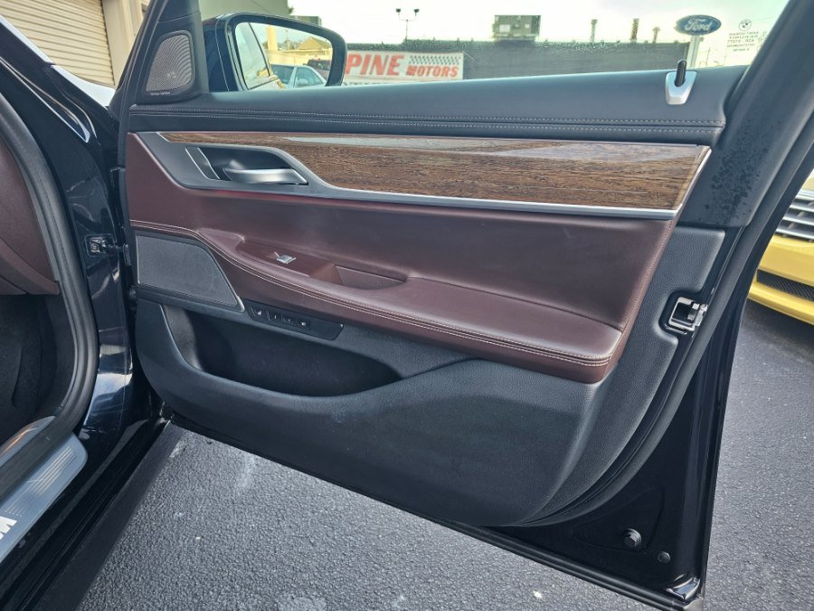 Used 2019 BMW 750i xDrive w/ Executive Package image 19
