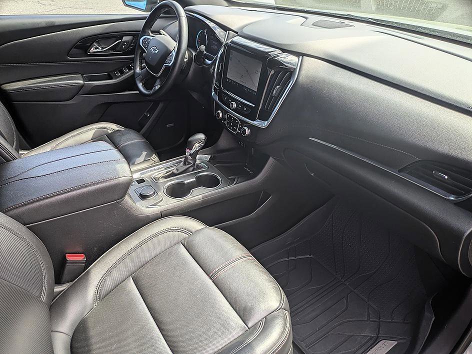 Used 2023 Chevrolet Traverse RS image 37
