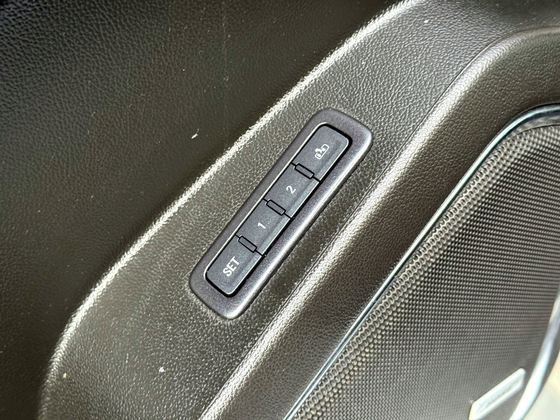 Used 2018 GMC Yukon Denali w/ Open Road Package image 17